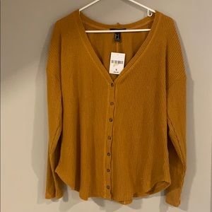 Long sleeved knit shirt, camel